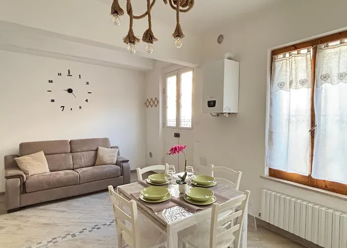 La Casetta Sul Porto - Centro Mare Ferienhaus *